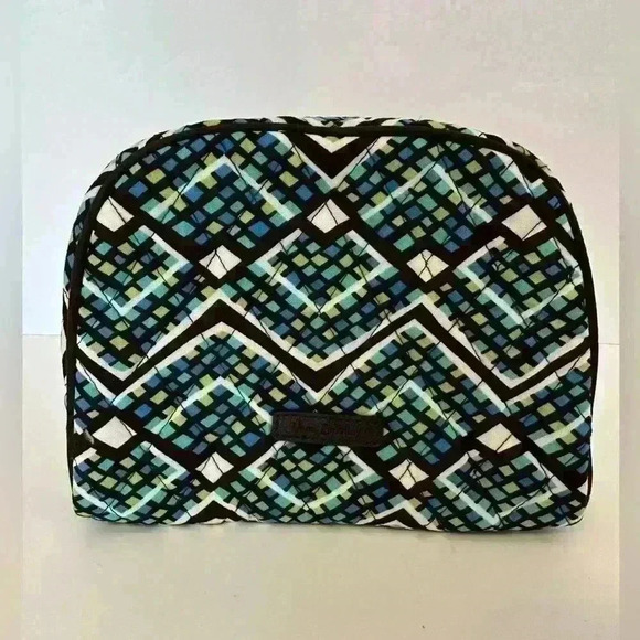 Vera Bradley Handbags - NWT Vera Bradley Medium Zip Cosmetic Bag - Rain Forest